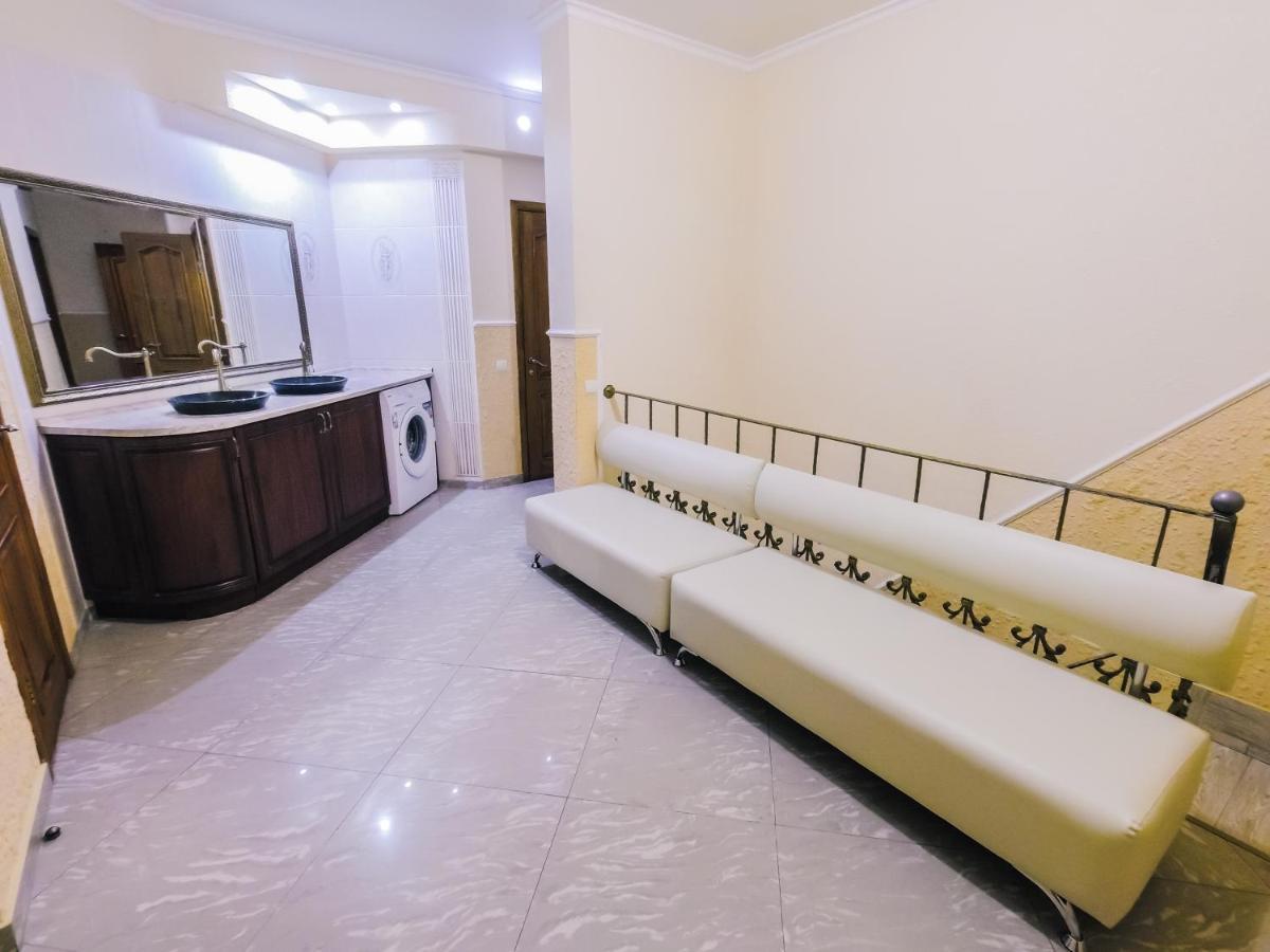 Hostel Saperka Kijów Zewnętrze zdjęcie